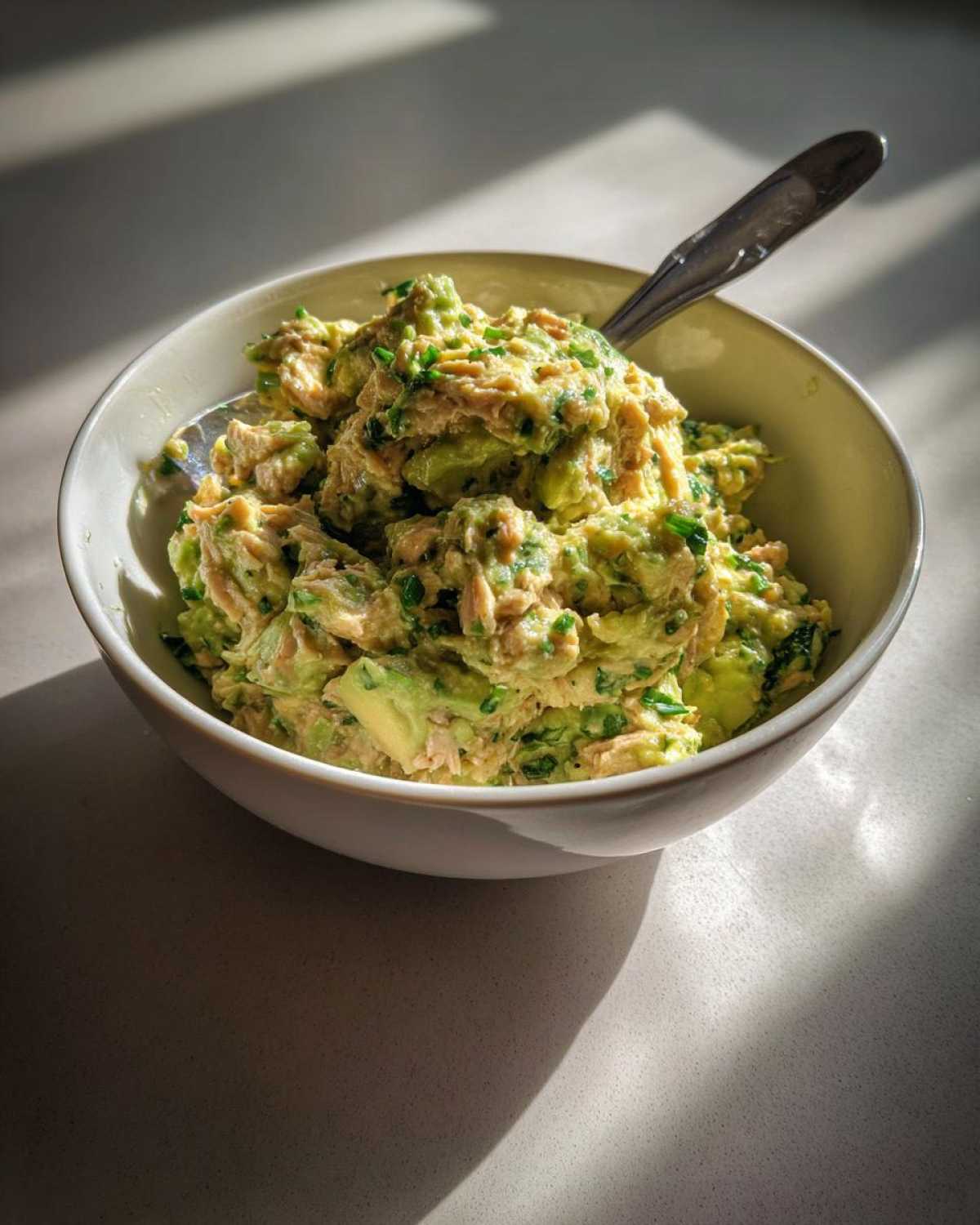 Avocado tuna salad - detail 1
