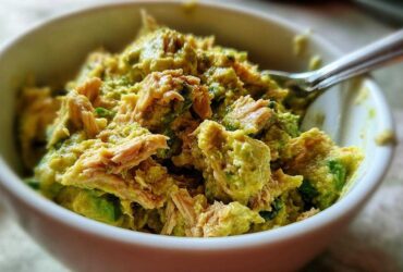 Avocado tuna salad