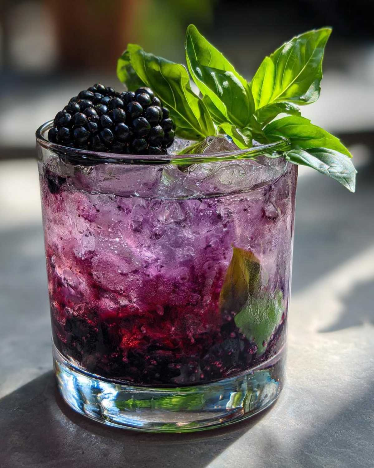 Blackberry Basil Gin Smash - detail 1