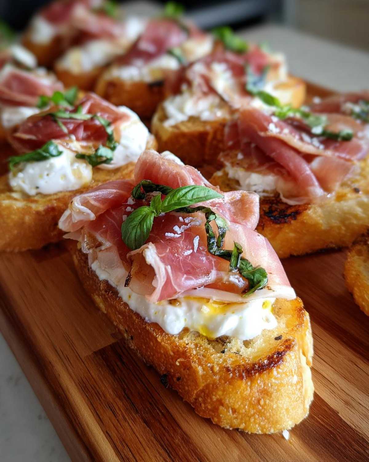 Burrata & Prosciutto Crostini - detail 1