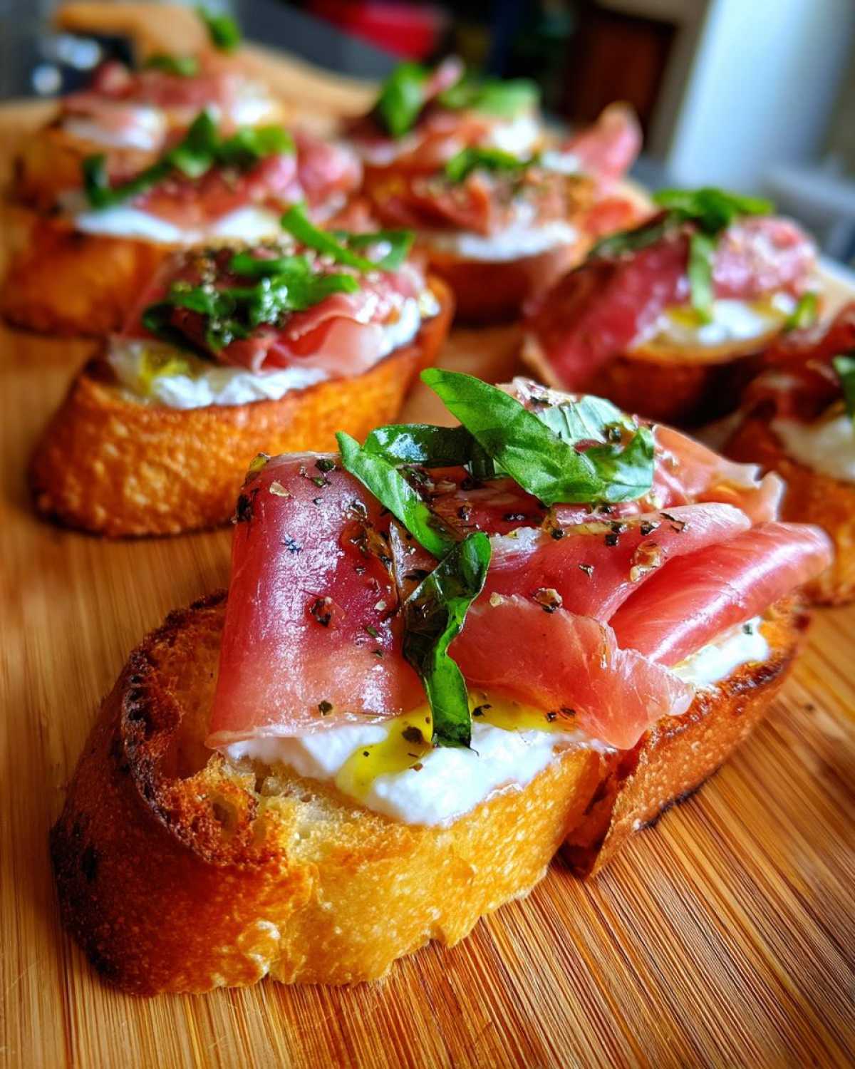 Burrata & Prosciutto Crostini - detail 2