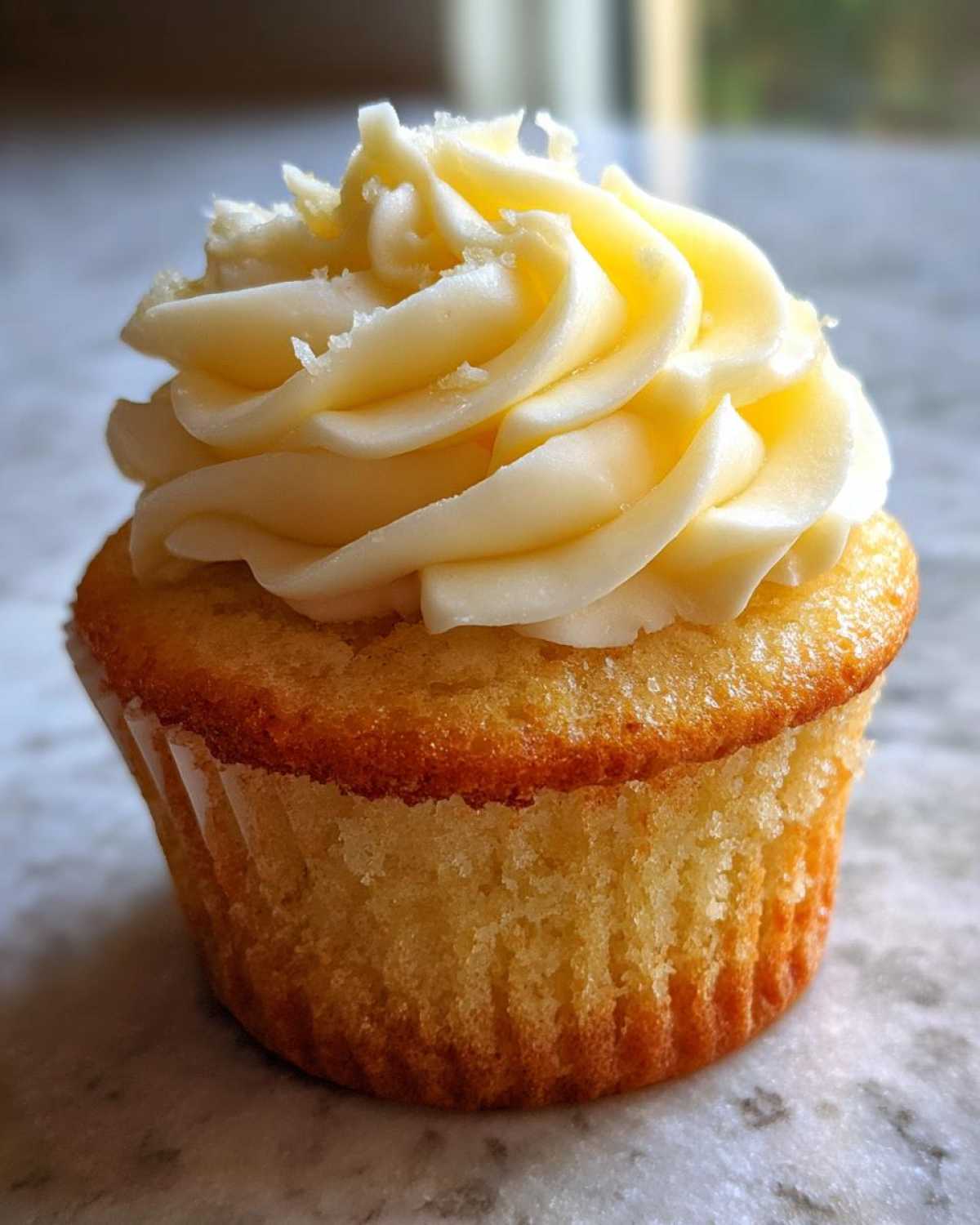 Lemon Vanilla Cupcakes - detail 1