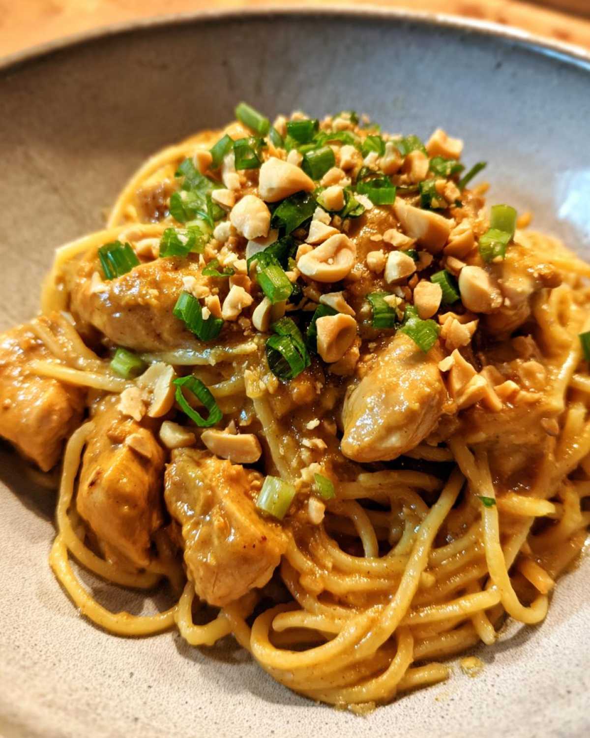 Thai Peanut Chicken Noodles - detail 2