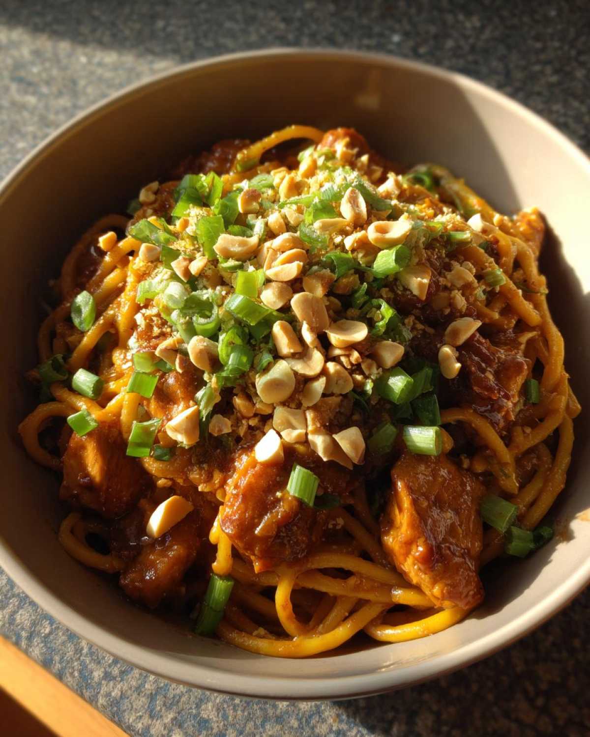 Thai Peanut Chicken Noodles - detail 4