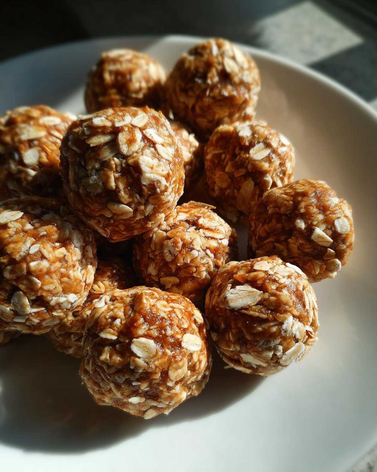 5-Minute Peanut Butter Energy Bites (No-Bake Snack) - detail 2