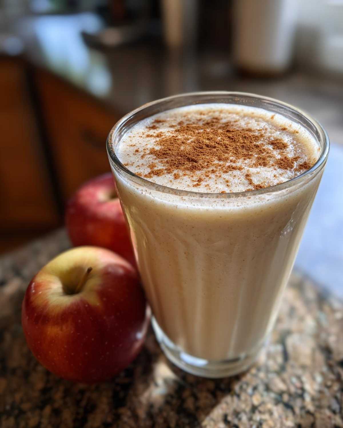 Apple Pie Smoothie (Healthy Dessert in a Glass) - detail 3