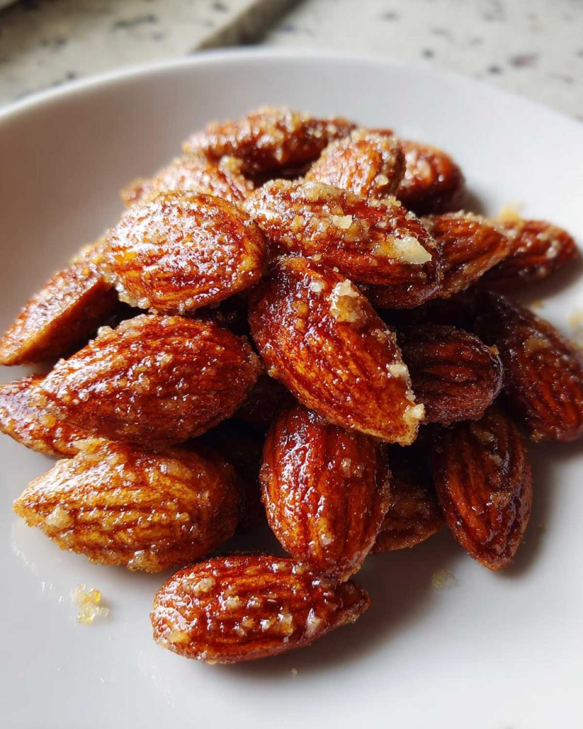 Cinnamon Sugar Roasted Almonds (Addictive Crunchy Snack) - detail 1