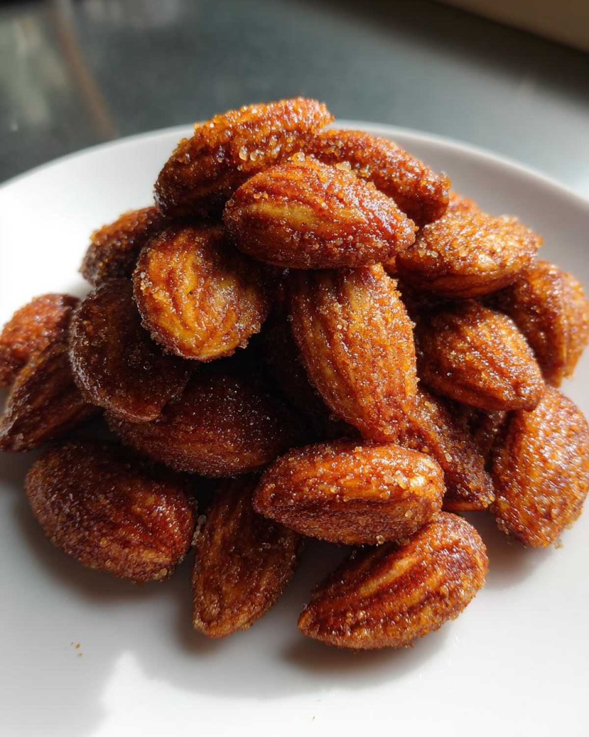 Cinnamon Sugar Roasted Almonds (Addictive Crunchy Snack) - detail 4