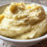 Make-Ahead Mashed Potatoes (Thanksgiving Dinner Time-Saver)