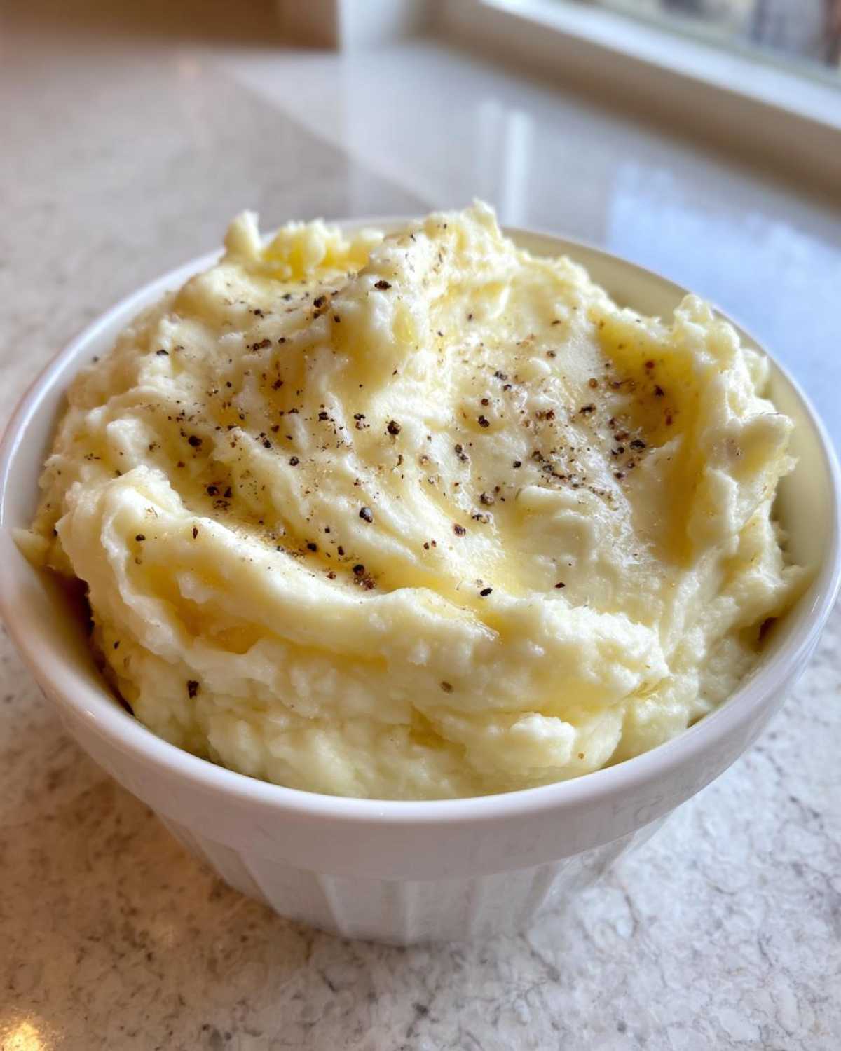 Make-Ahead Mashed Potatoes (Thanksgiving Dinner Time-Saver) - detail 2
