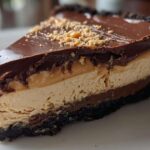 No-Bake Chocolate Peanut Butter Pie (5 Ingredients)