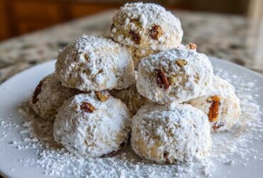 Pecan Snowball Cookies (Melt-in-Your-Mouth Holiday Treat)