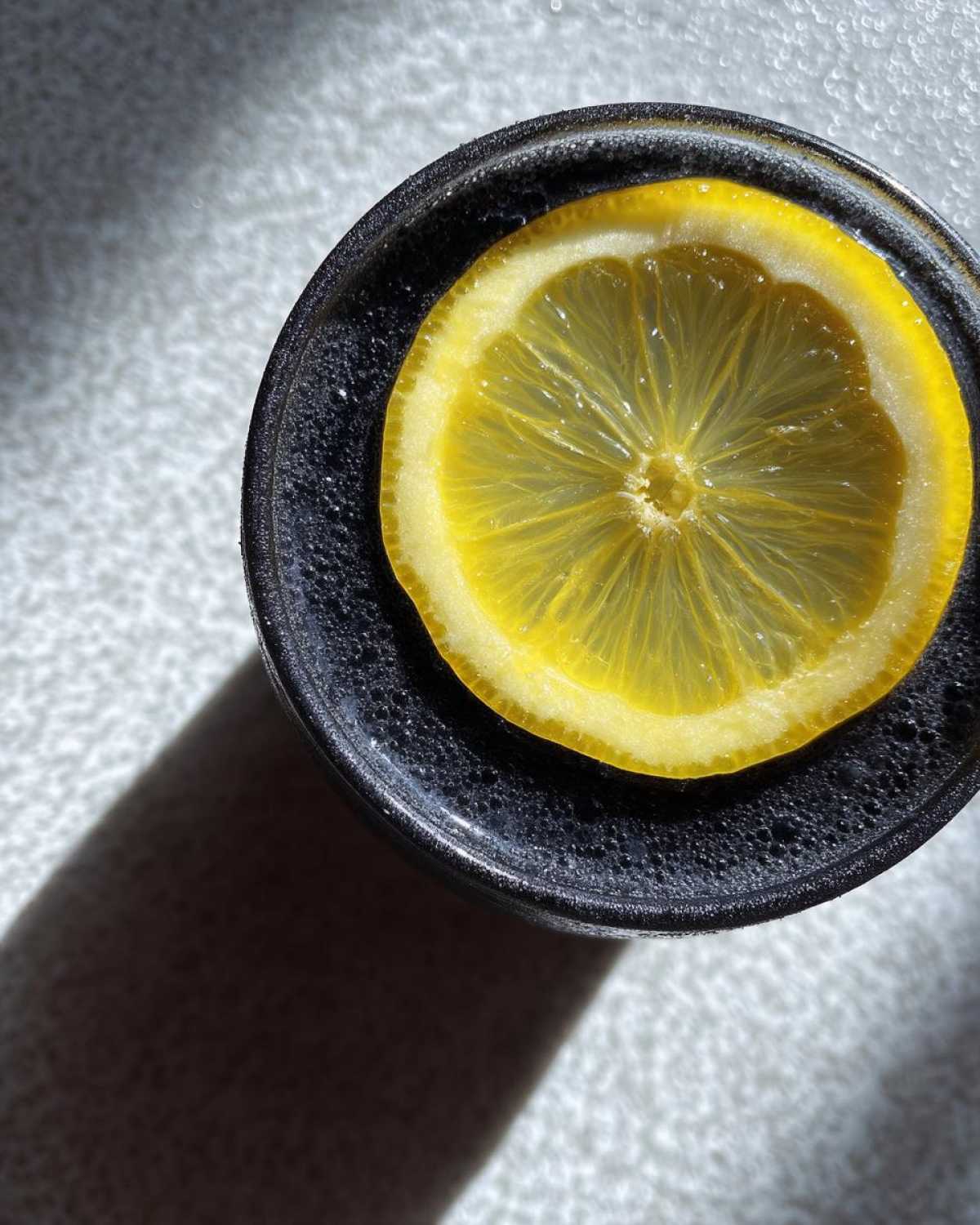 Activated Charcoal Lemonade Detox - detail 3
