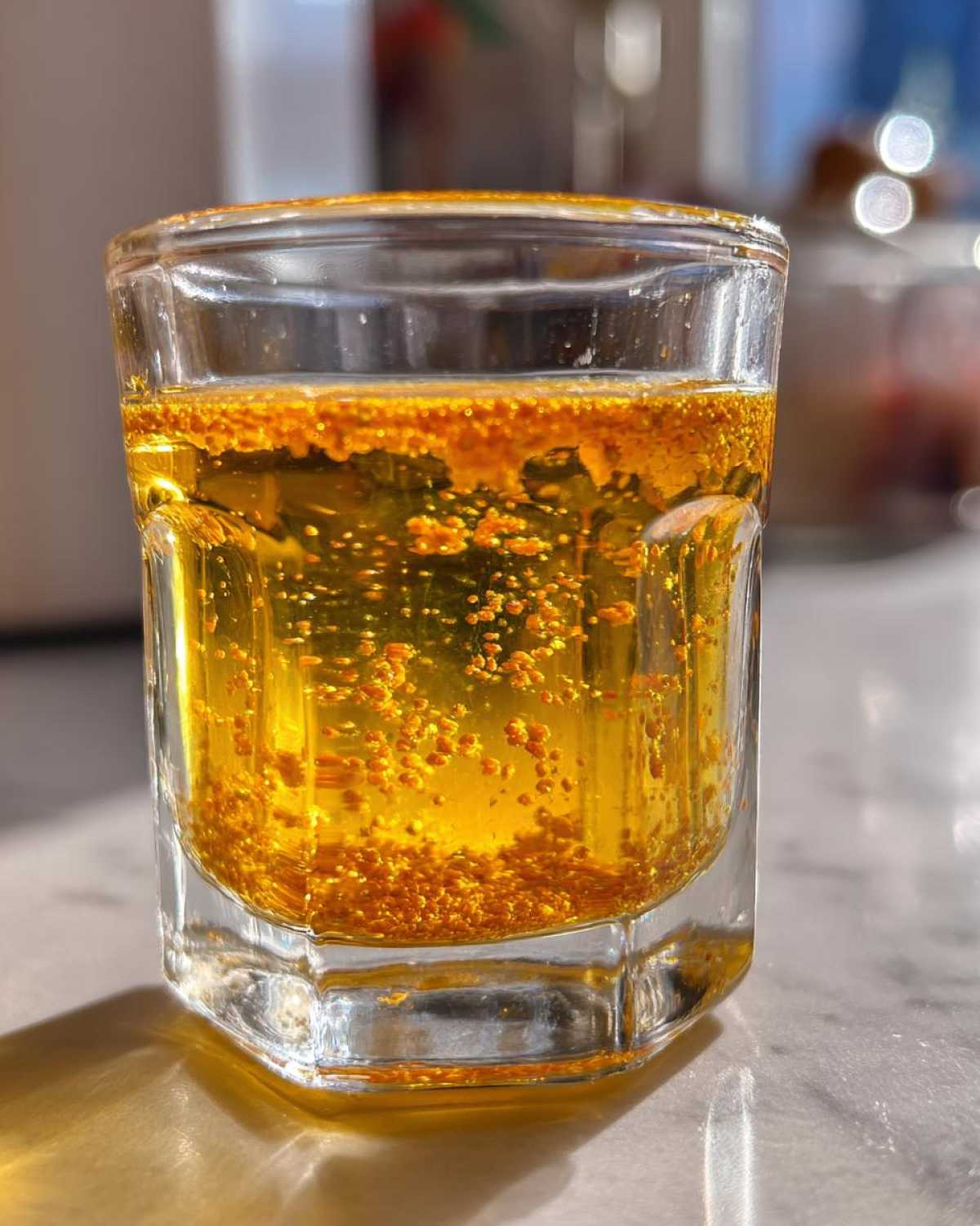 Bee Pollen Ginger Shot - detail 3