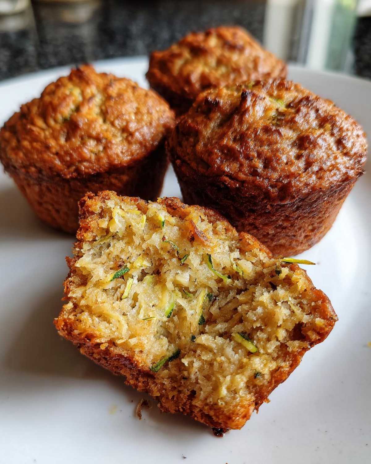 Classic zucchini muffins - detail 1