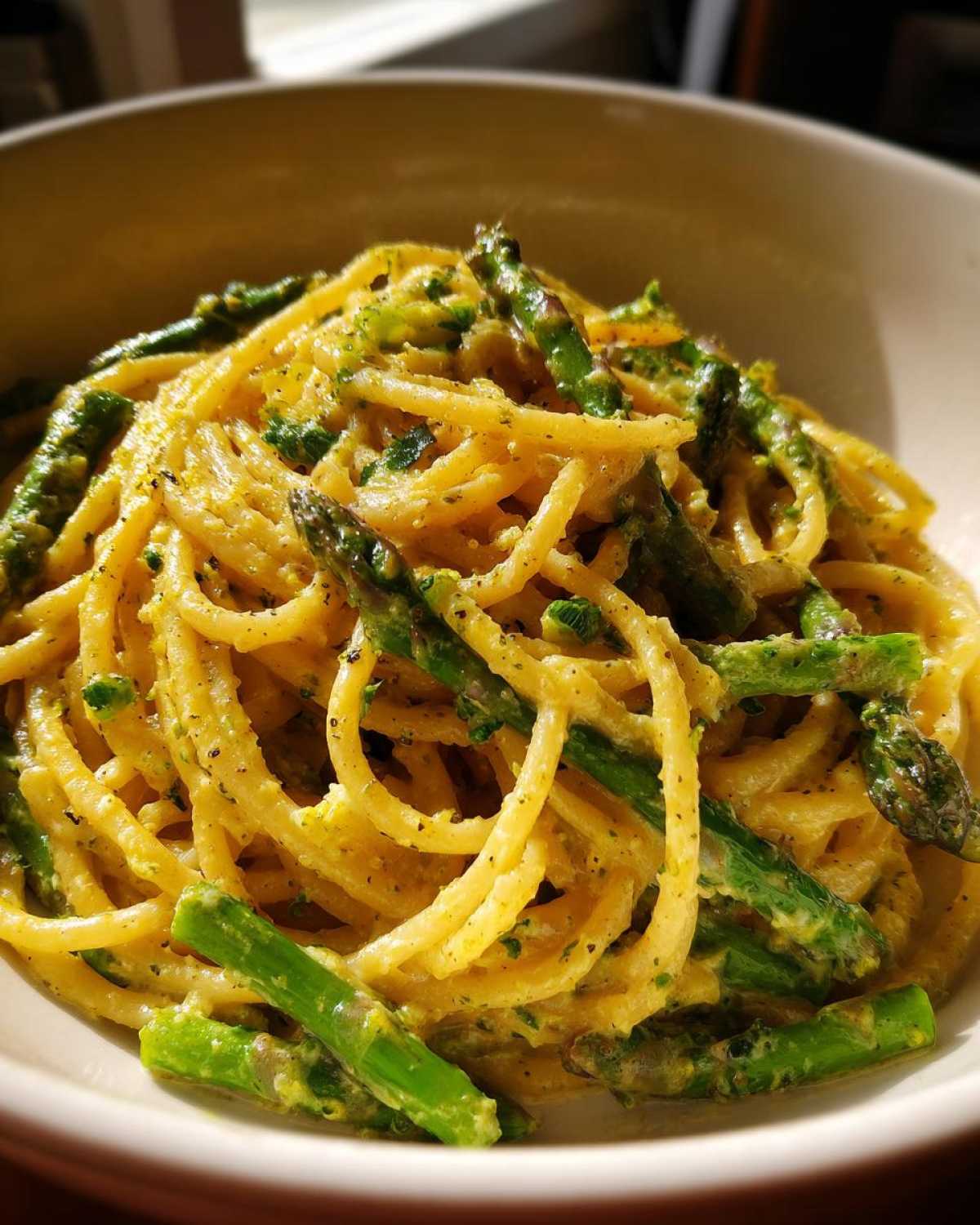 Creamy Lemon Garlic Pasta with Asparagus - detail 1