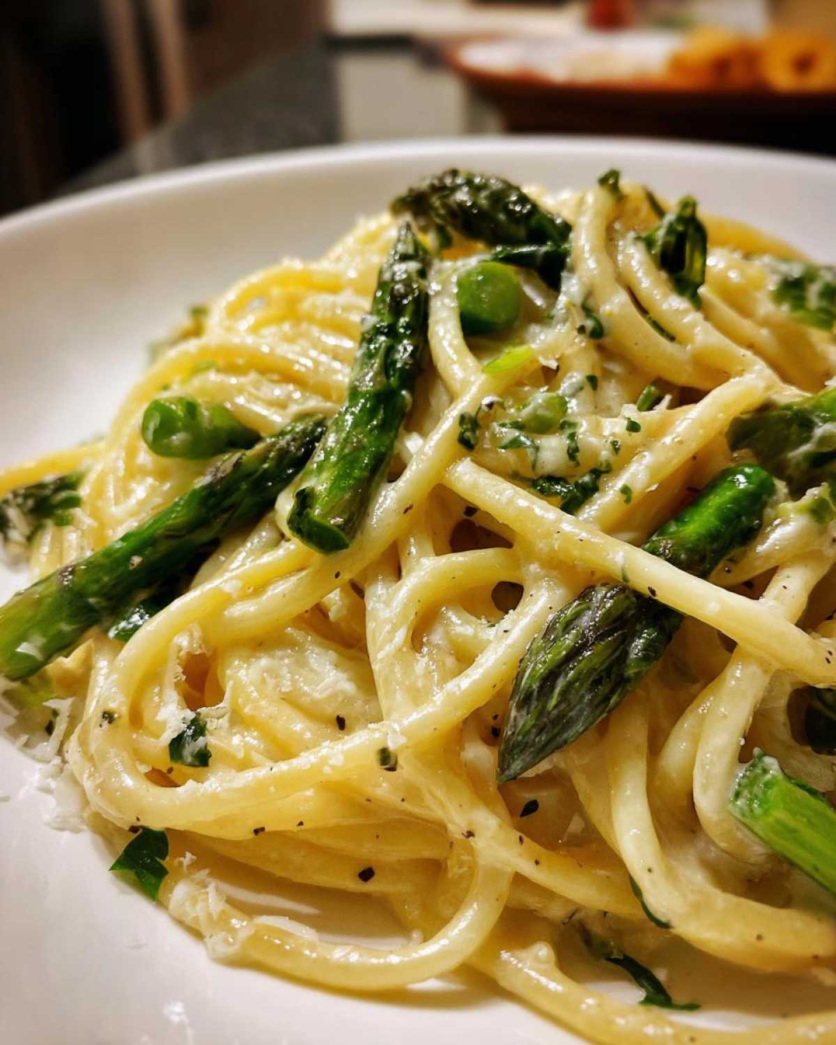 Creamy Lemon Garlic Pasta with Asparagus - detail 2