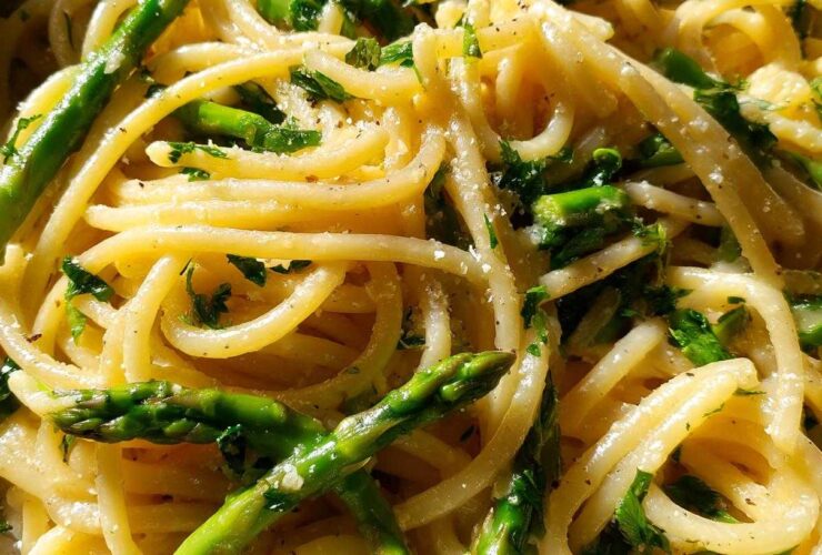Creamy Lemon Garlic Pasta with Asparagus