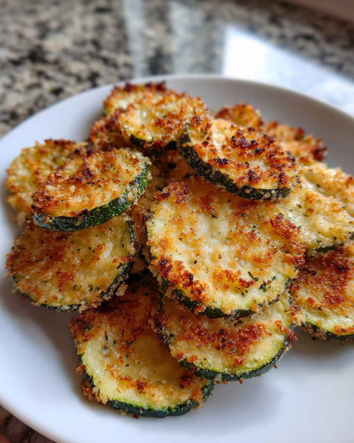 Crispy Parmesan Zucchini Chips - detail 2