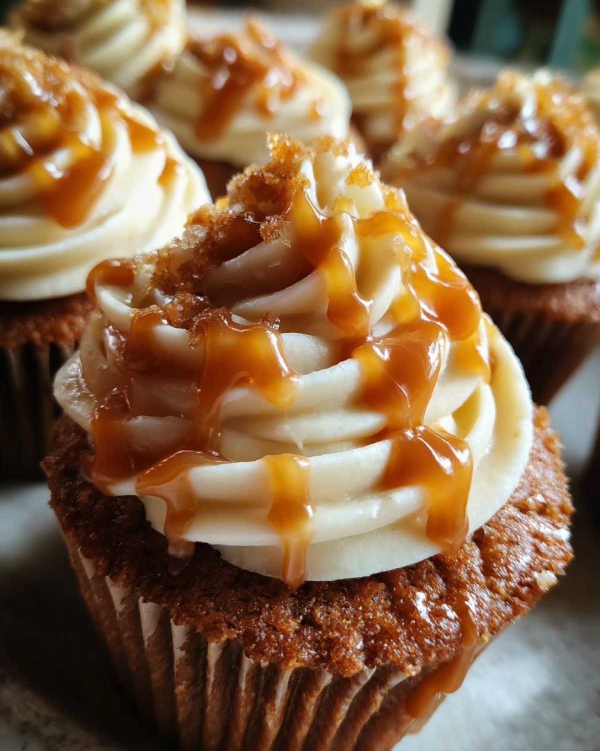 Gingerbread Latte Cupcakes with Salted Caramel - detail 4