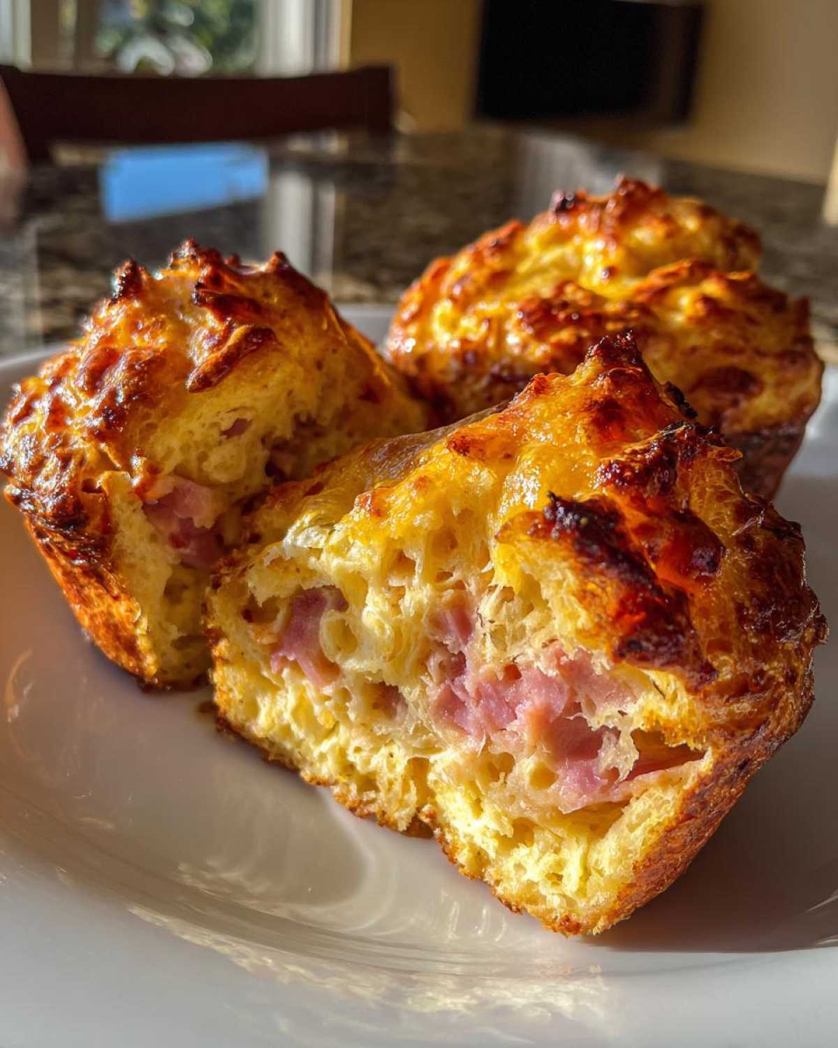 Glazed Ham and Cheddar Popovers - detail 2