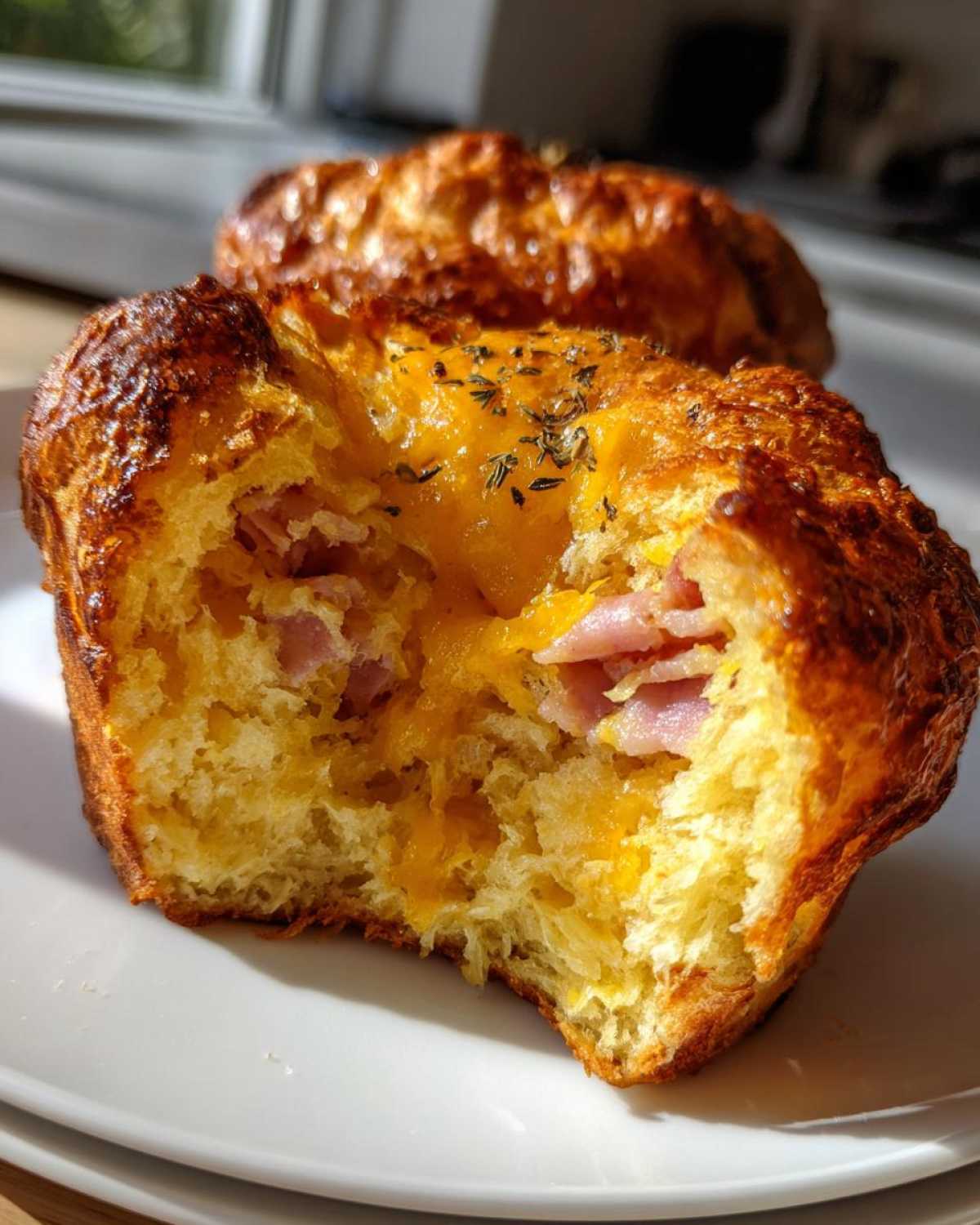 Glazed Ham and Cheddar Popovers - detail 3