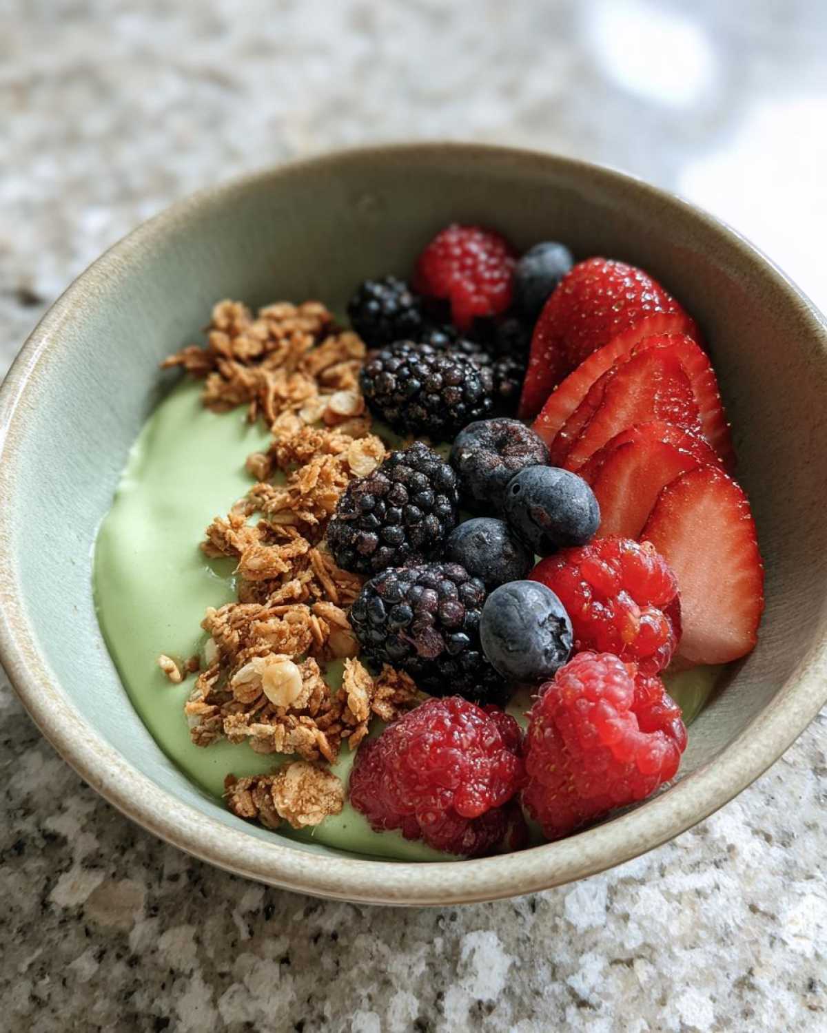 Matcha Berry Yogurt Bowl with Crunch Granola - detail 3