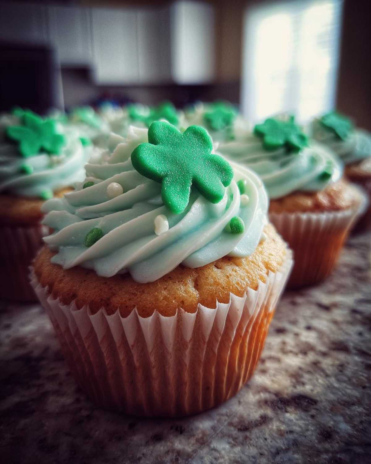 Mint Shamrock Cupcakes - detail 2