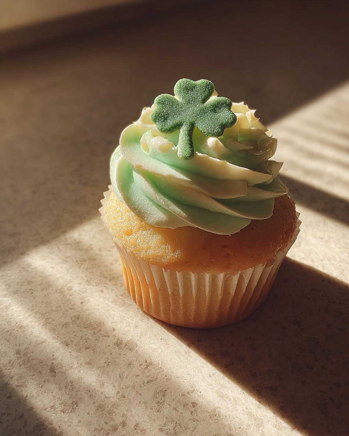 Mint Shamrock Cupcakes - detail 3