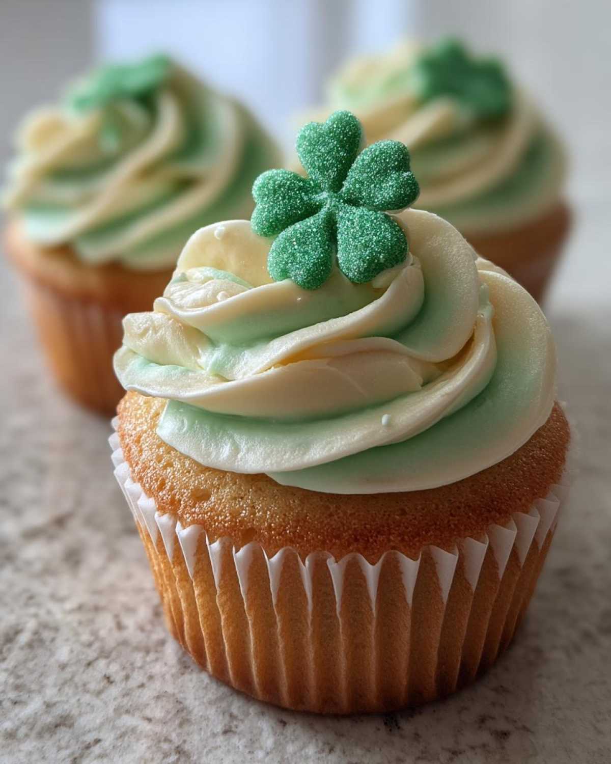 Mint Shamrock Cupcakes - detail 4