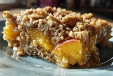 Peach Cobbler Oatmeal Bake