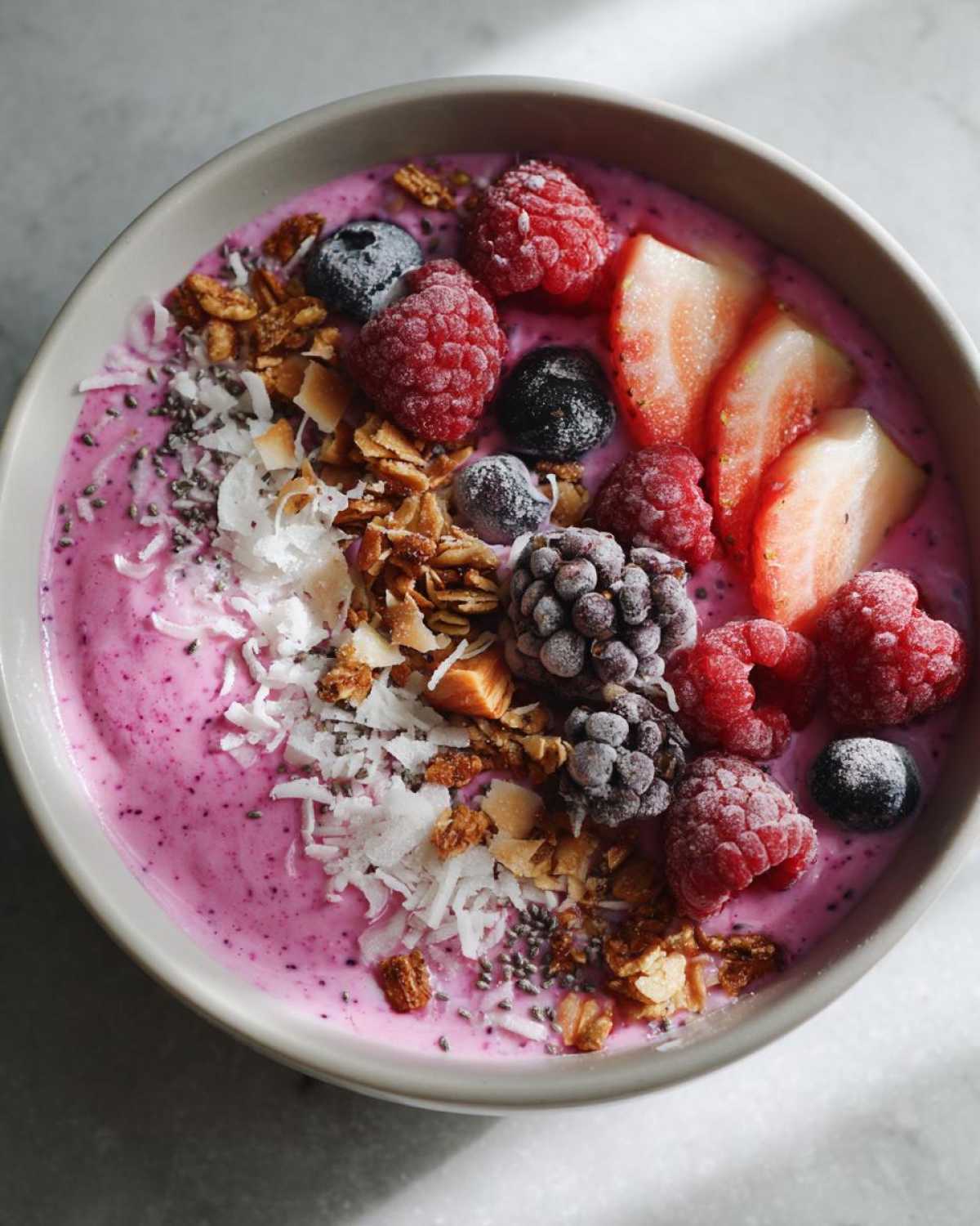 Pink Dragon Fruit Smoothie Bowl Drink - detail 4