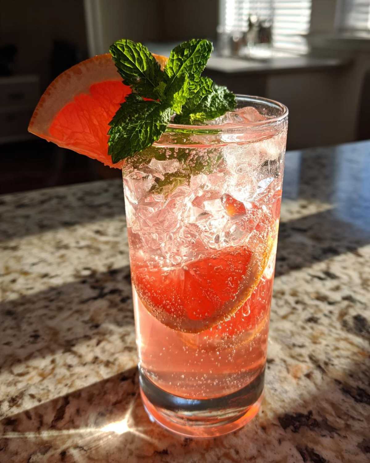 Sparkling Grapefruit Gin Spritzer - detail 2
