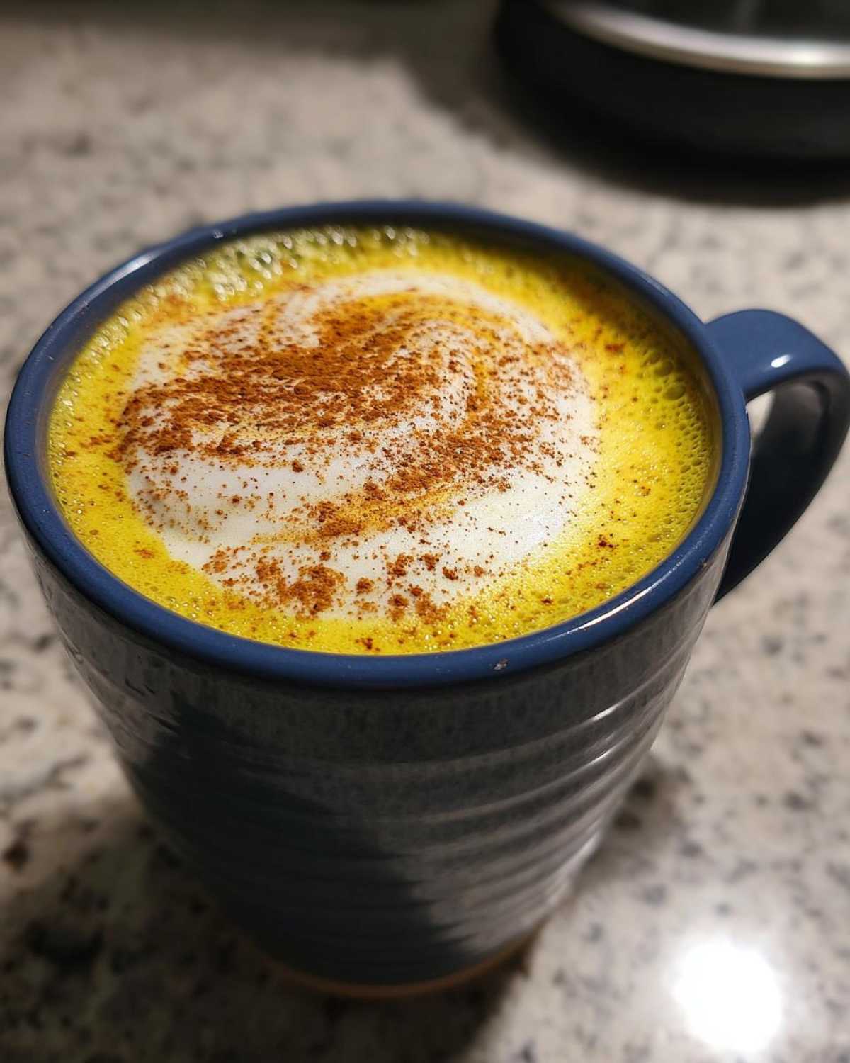 Turmeric Golden Milk Latte - detail 3