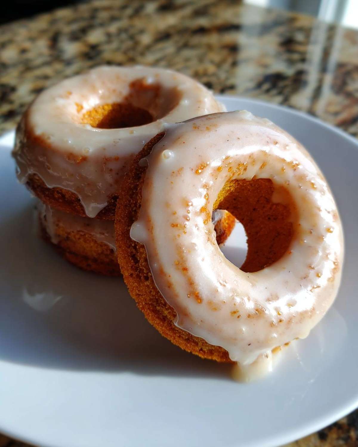 Vegan Pumpkin Spice Donuts - detail 1