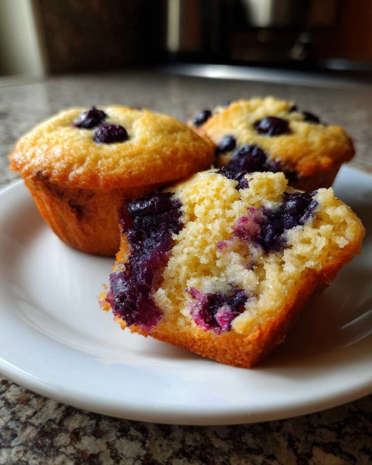 Vegan blueberry muffins - detail 3