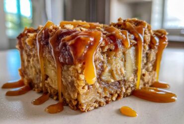 Caramel Apple Oatmeal Bake