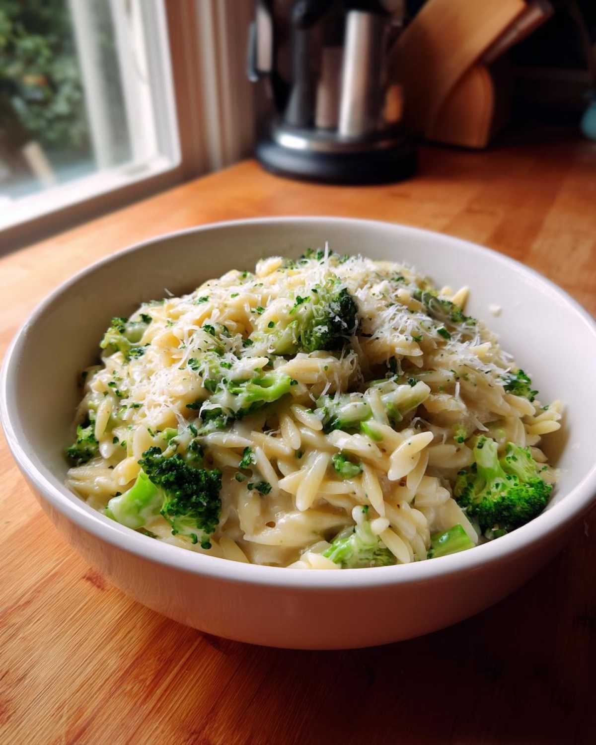 Cheesy Broccoli Orzo - detail 3