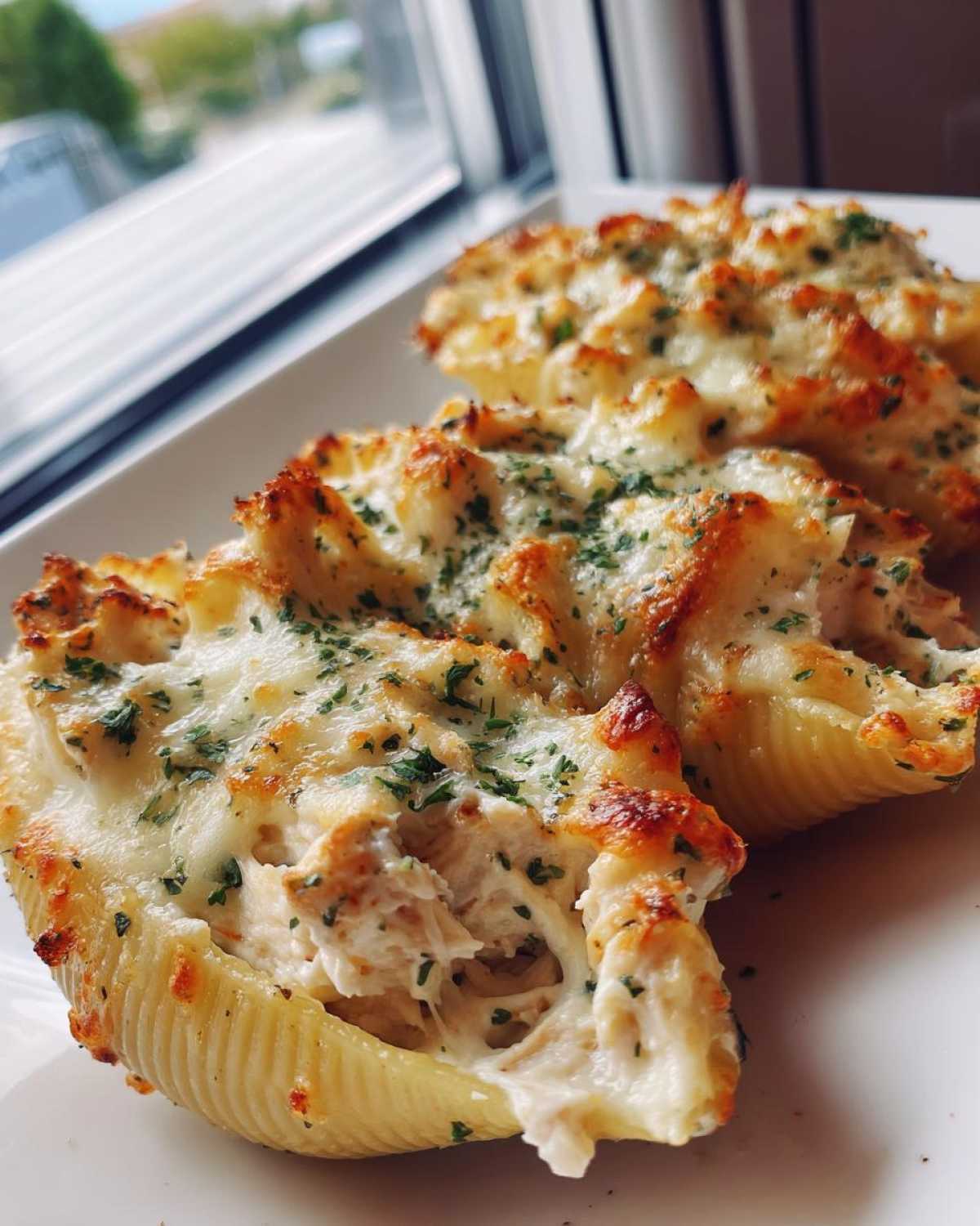 Chicken Alfredo Stuffed Shells - detail 2