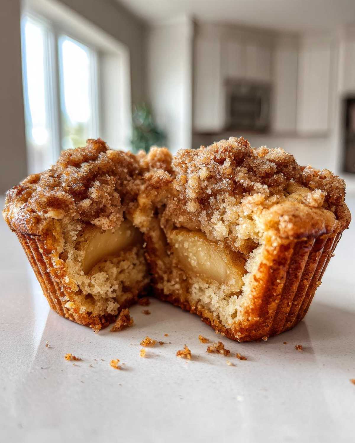 Cinnamon Apple Crumble Muffins - detail 4
