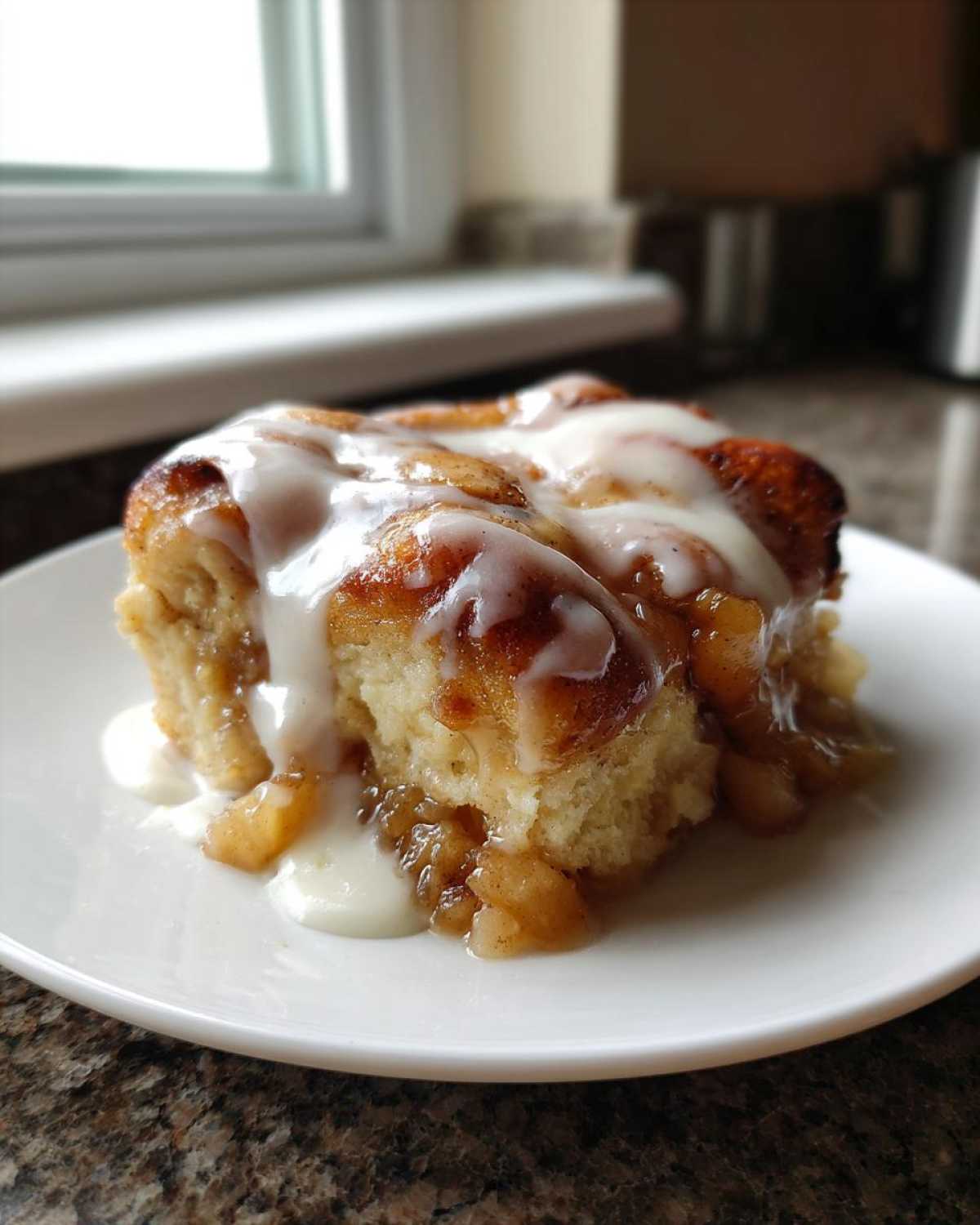 Cinnamon Roll Apple Cobbler - detail 2