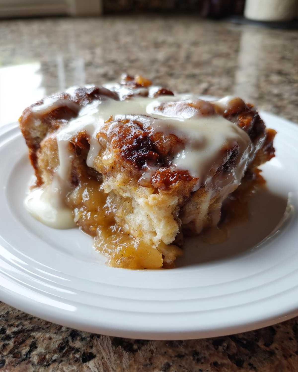 Cinnamon Roll Apple Cobbler - detail 3