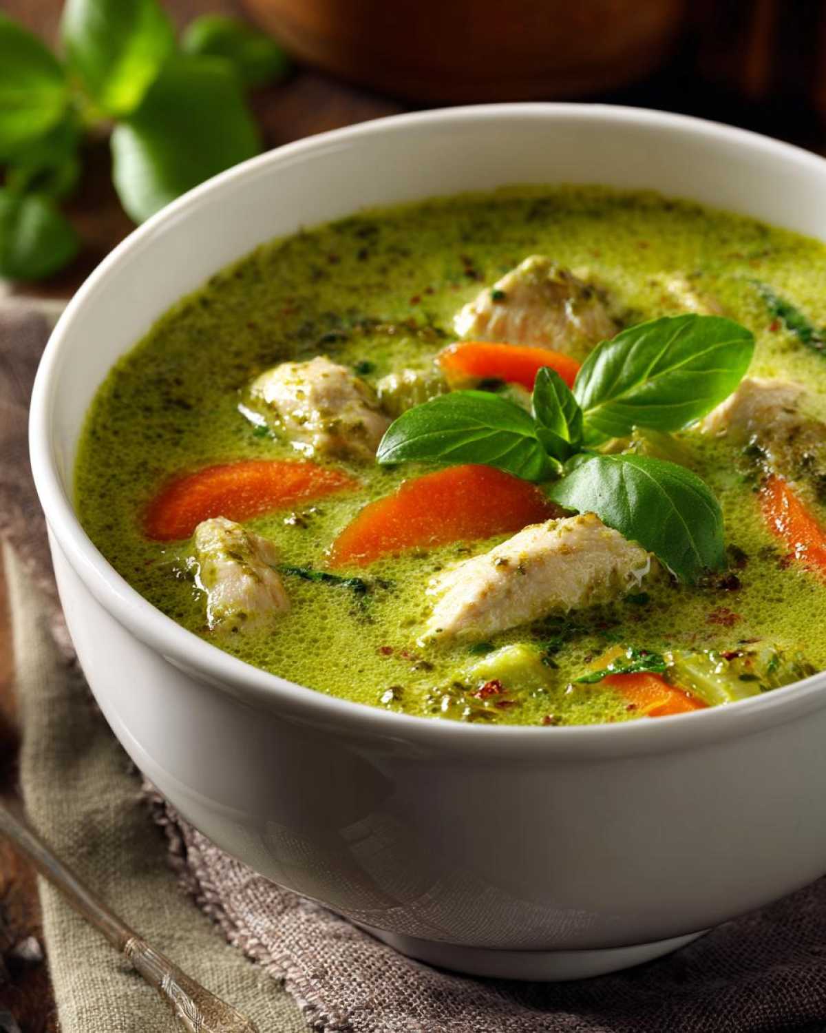 Creamy Pesto Chicken Soup - detail 3