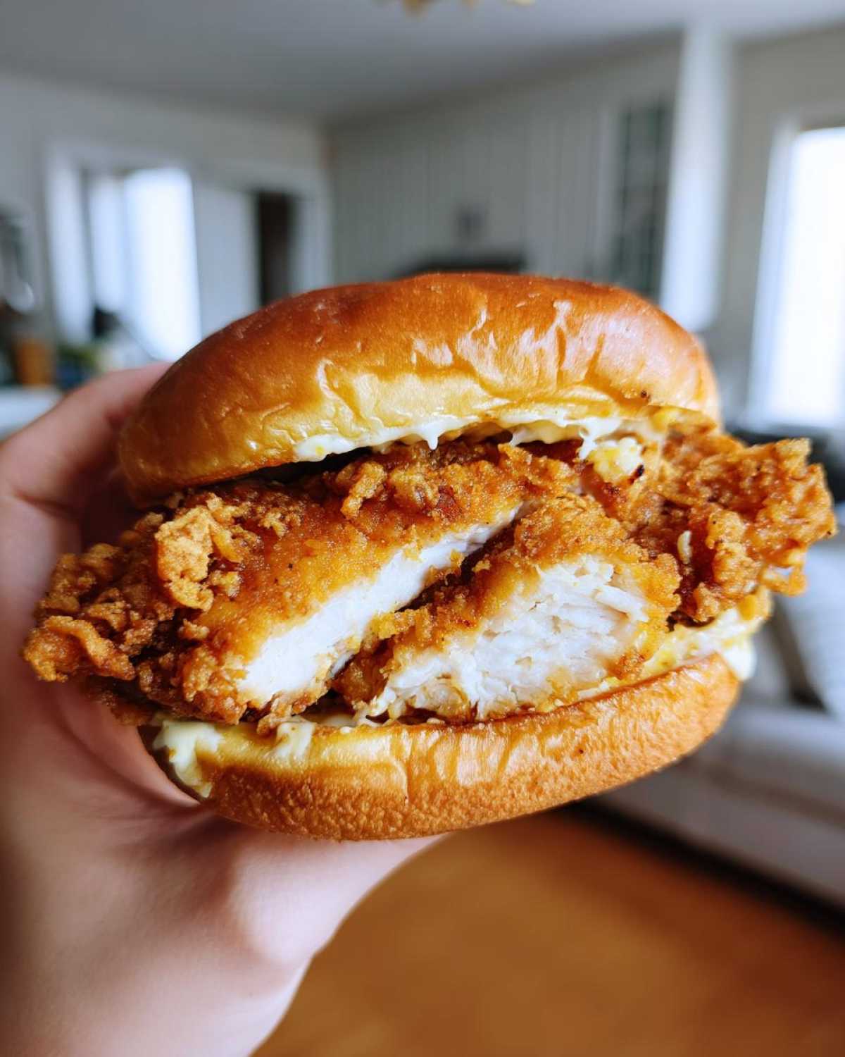Crispy Garlic Chicken Sandwich - detail 2