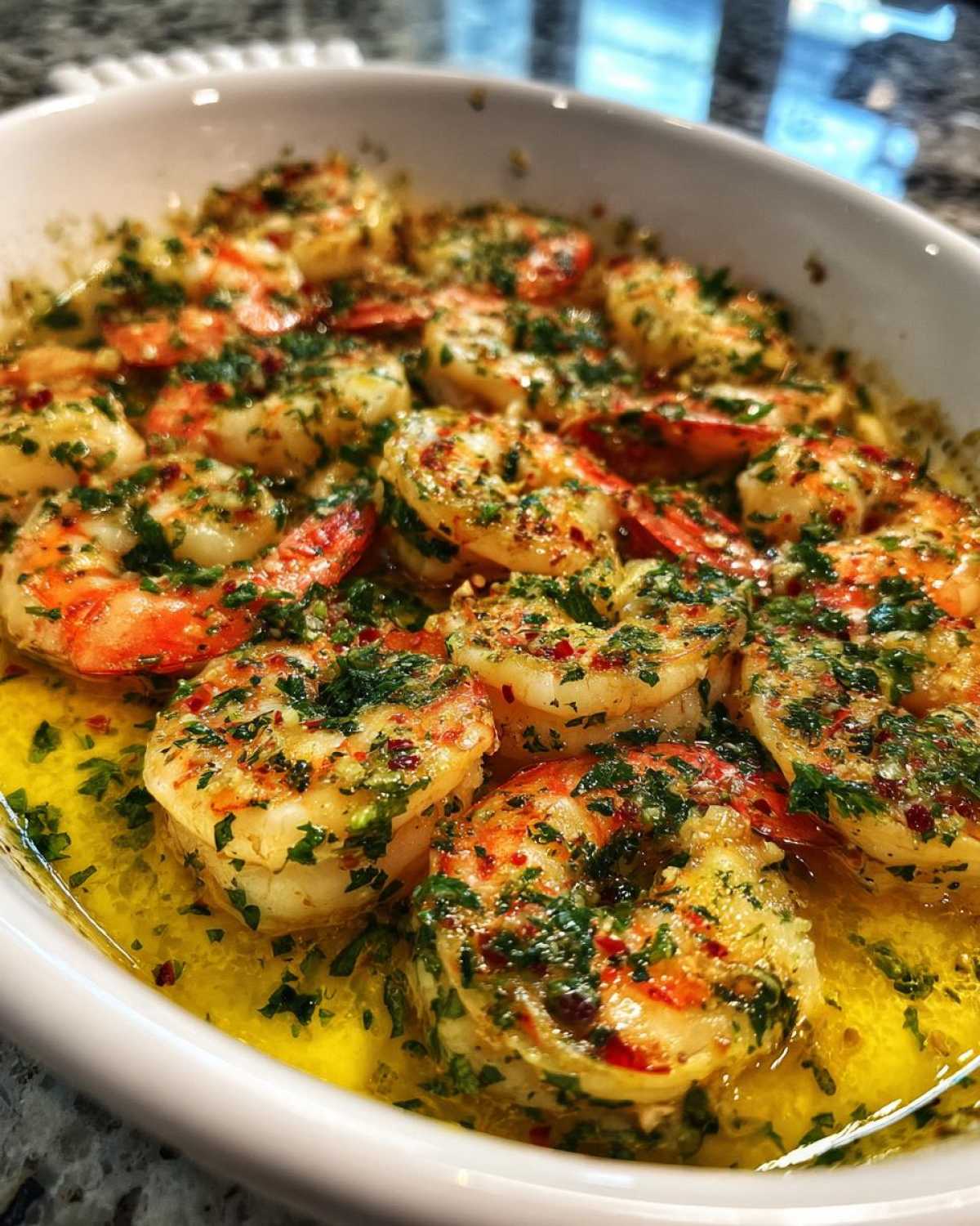 Garlic Butter Shrimp Scampi Bake - detail 3