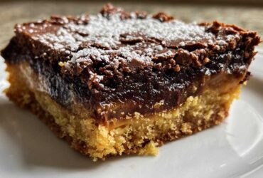 Gooey Chocolate Peanut Butter Bars