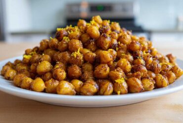 Lemon Garlic Roasted Chickpeas