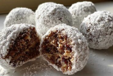 No-Bake Rum Balls for a Boozy Holiday Treat
