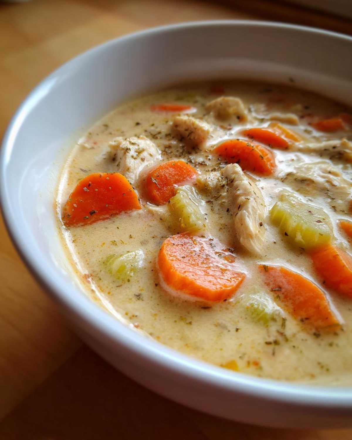 One-Pot Chicken Pot Pie Soup - detail 1