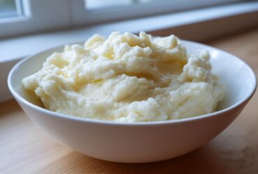 Roasted Garlic Mashed Cauliflower